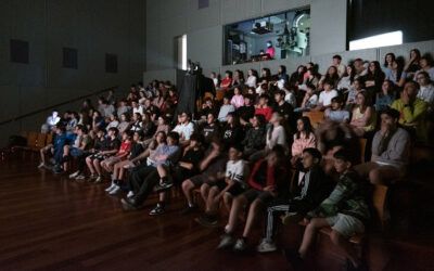 CENTOS DE ESCOLARES DESCOBREN O CINEMA ANALÓXICO NAS SESIÓ...