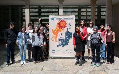 LOS USUARIOS DEL TALLER XPRESA REALIZAN UN AUTORRETRATO COLE...